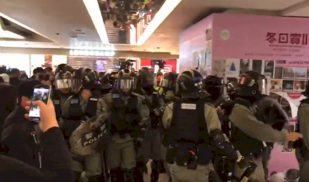 香港有撐警集會 社福界則為下週罷工造勢