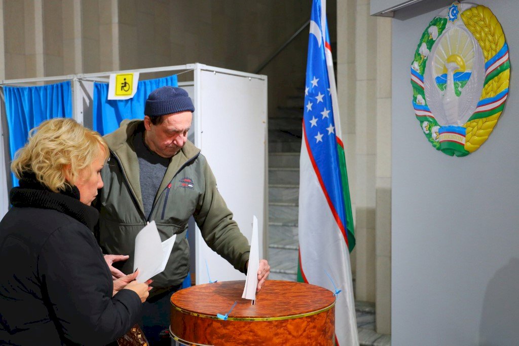 烏茲別克國會大選 國際觀察員批缺乏競爭