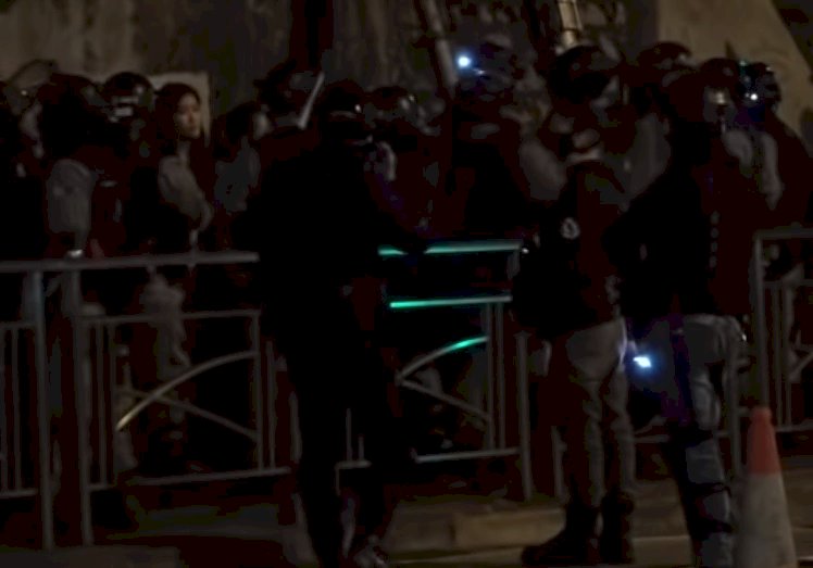 平安夜香港警總外非法集結  逾百人被捕