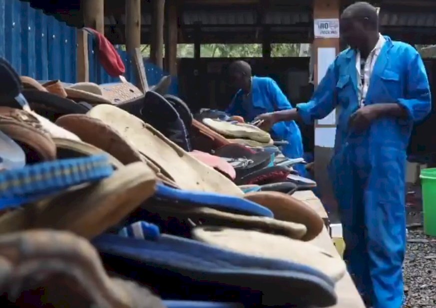 非洲拚環保 廢棄夾腳拖在肯亞重生為藝品