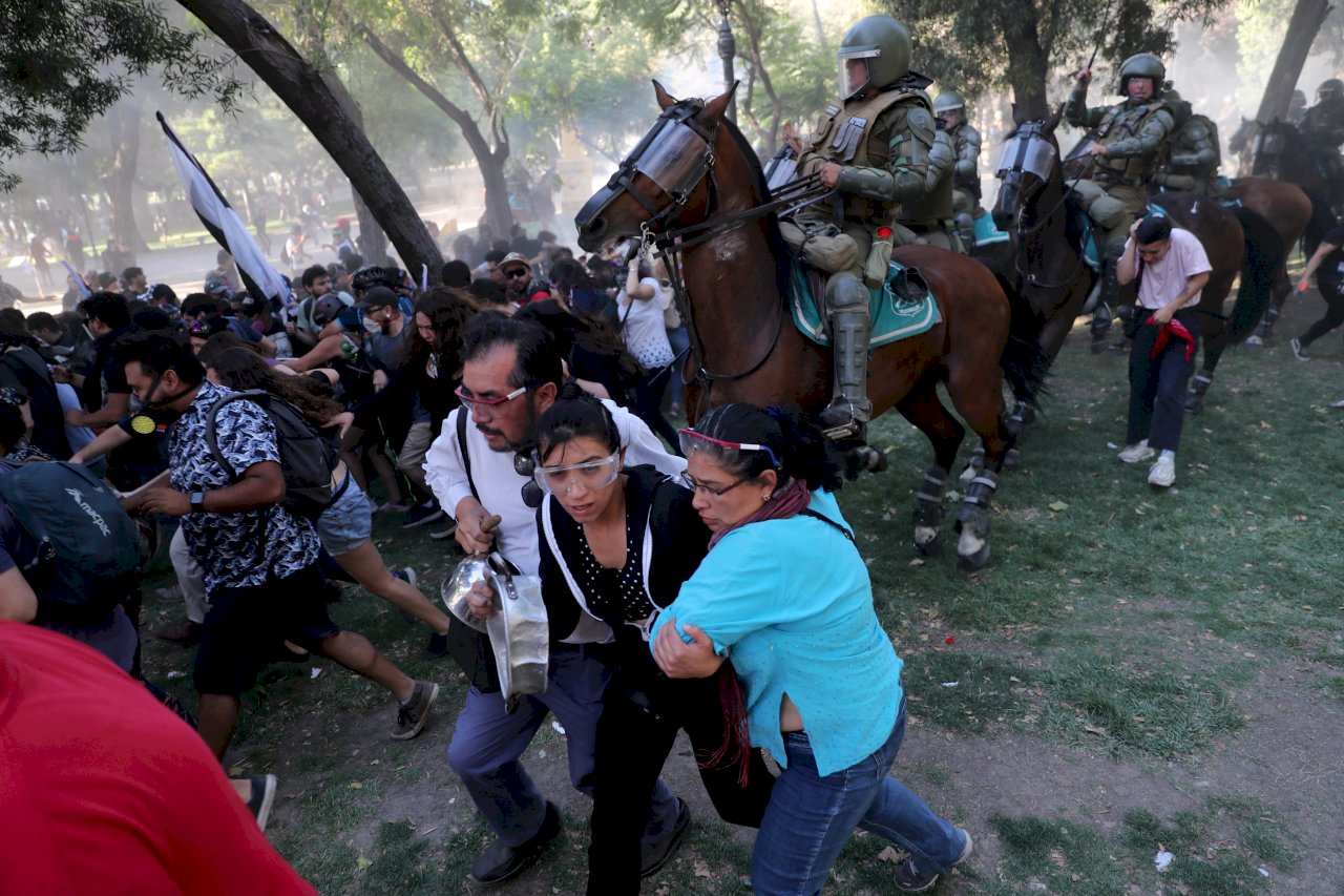 智利又見示威 爆警民衝突