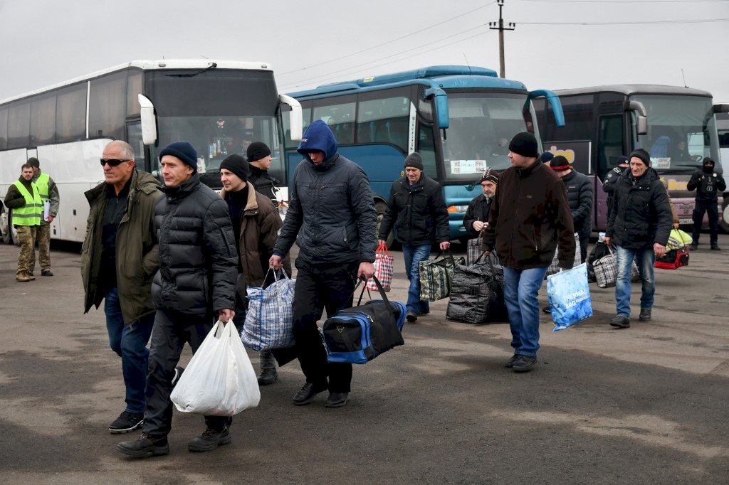 基輔當局與烏東地區完成爭議換囚 共計200人