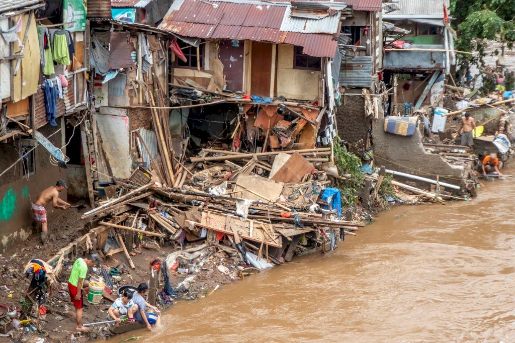 雅加達暴雨成災增至53死 逾17萬人撤離家園