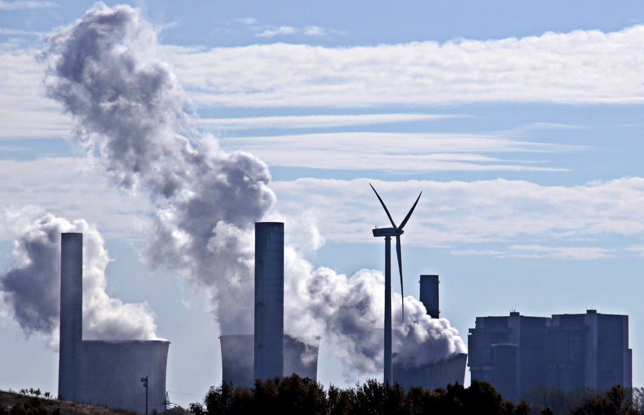 IEA：去年全球發電排放CO2總量持平