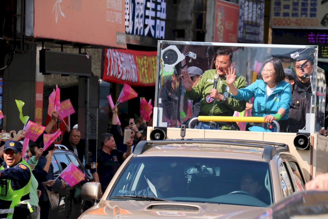 蔡總統全台掃街挺進中台灣 籲民眾為家鄉及國家返鄉投票