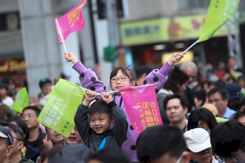 菲媒評台灣大選 亞洲民主堡壘展現勇敢韌性