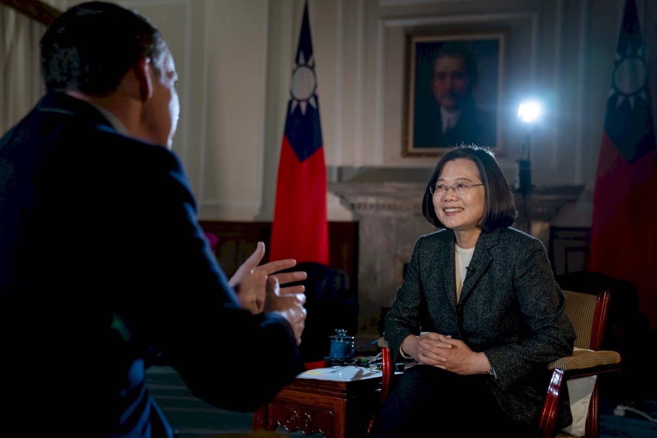 總統：我們已是獨立國家 稱自己為中華民國台灣