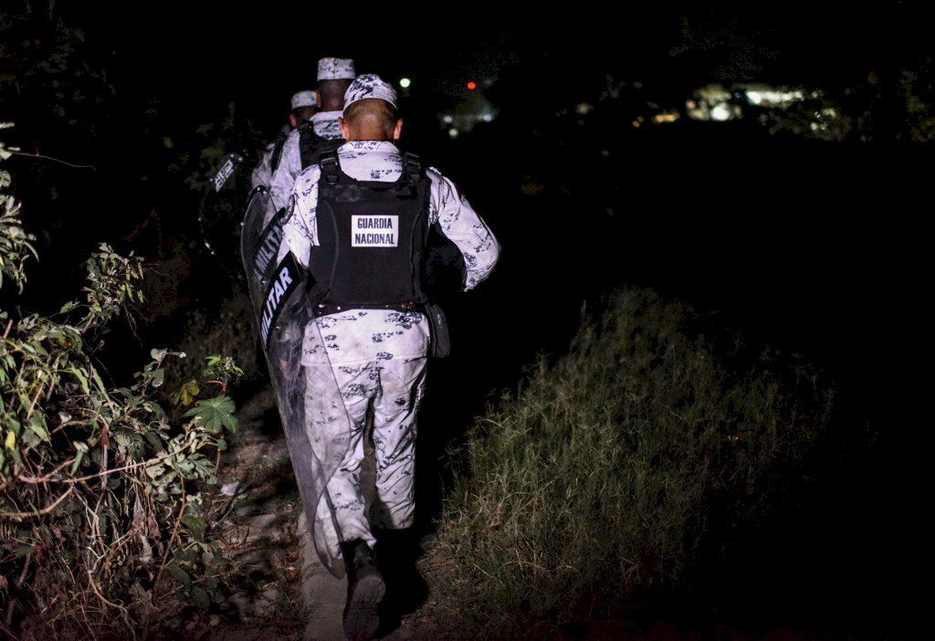 墨西哥強化邊境查核 阻止移民大蓬車隊入境