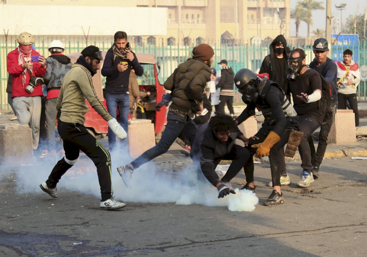 突襲反政府示威營地 伊拉克維安部隊開槍至少4死