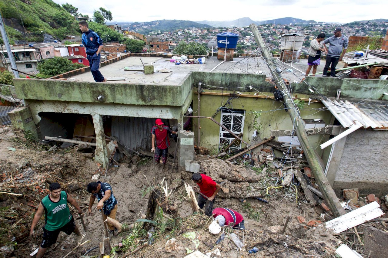 巴西東南部最大暴雨來襲 至少30死7傷