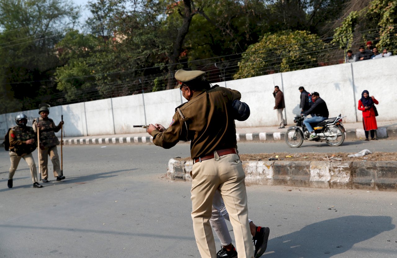 印度民眾抗議公民法遭開槍 1人受傷
