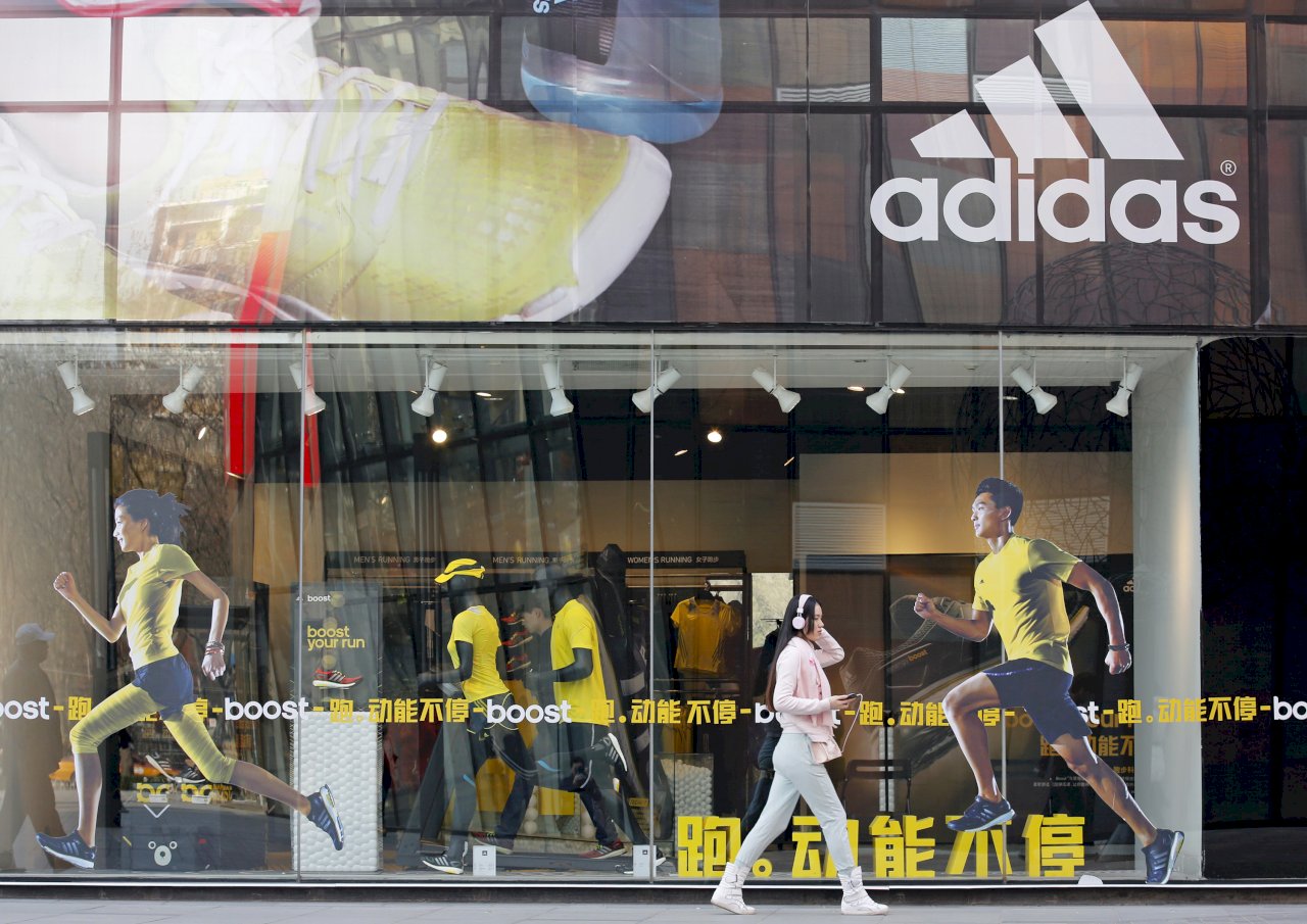 中國分公司高層遭爆收受高額回扣 Adidas展開調查