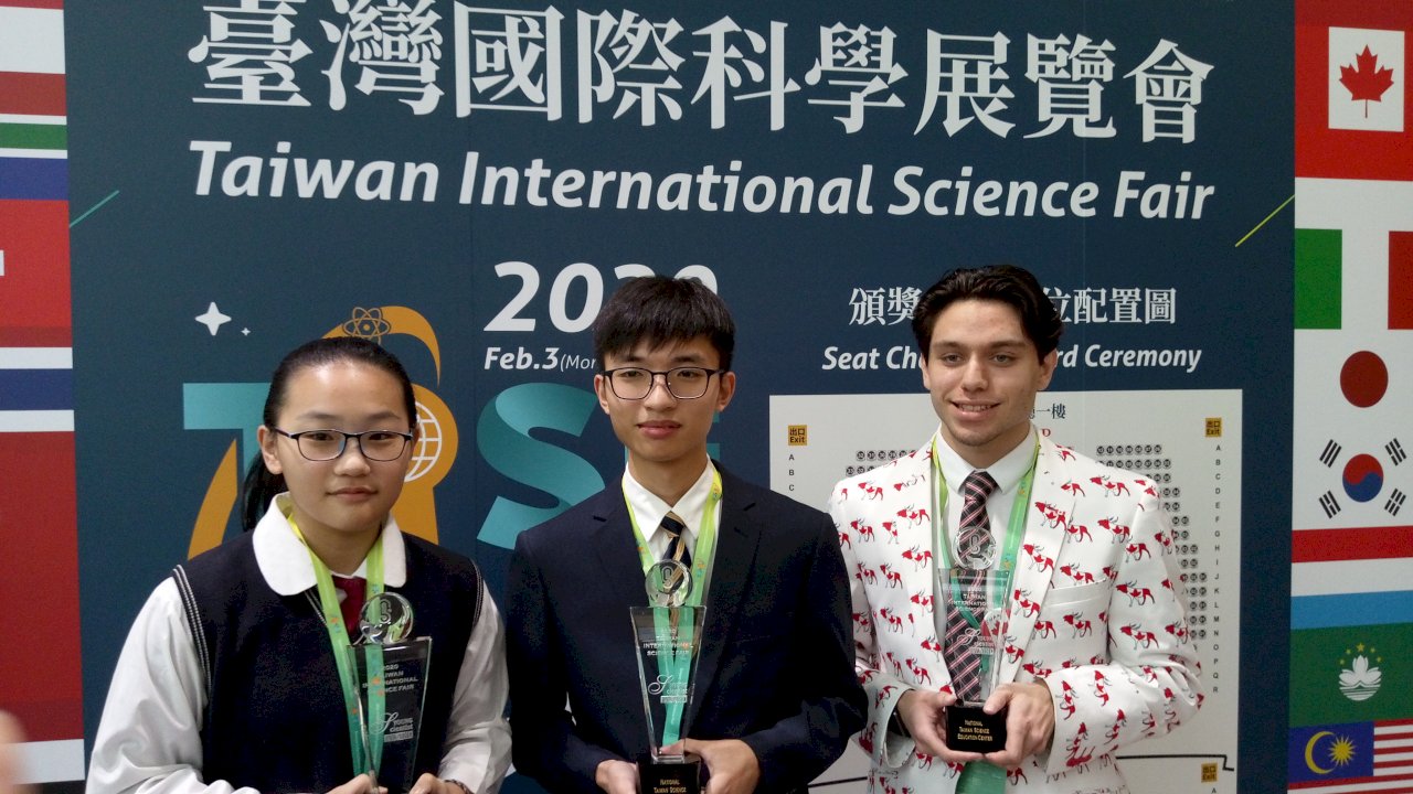 中學生找出標靶藥物新療法 獲台灣國際科展最高榮譽