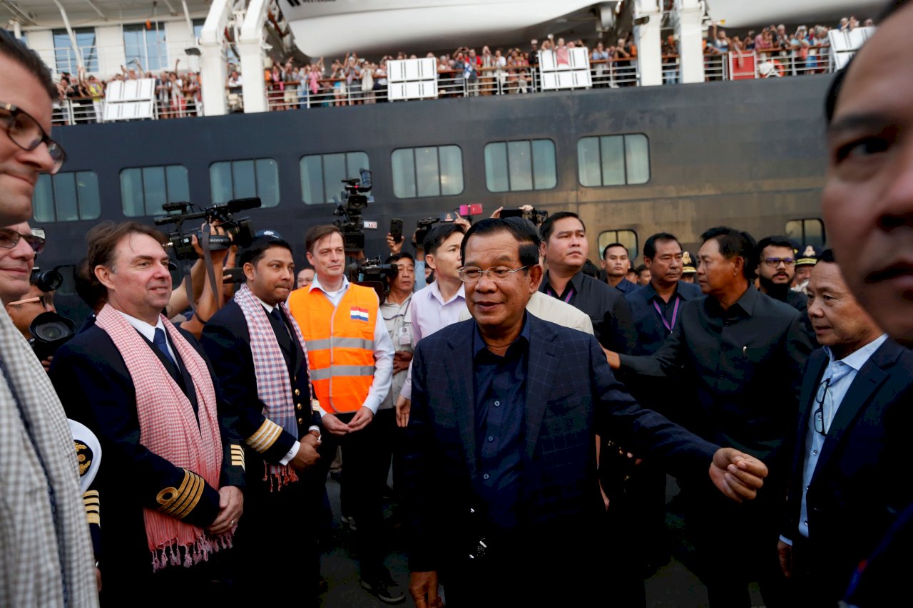 威士特丹號郵輪無人染病 柬埔寨總理親迎下船者