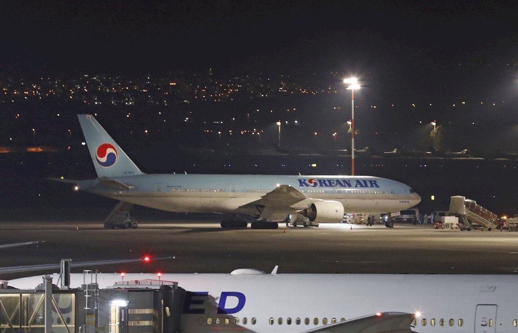 大韓與國泰兩家航空客機在日本機場機翼碰撞 無人受傷