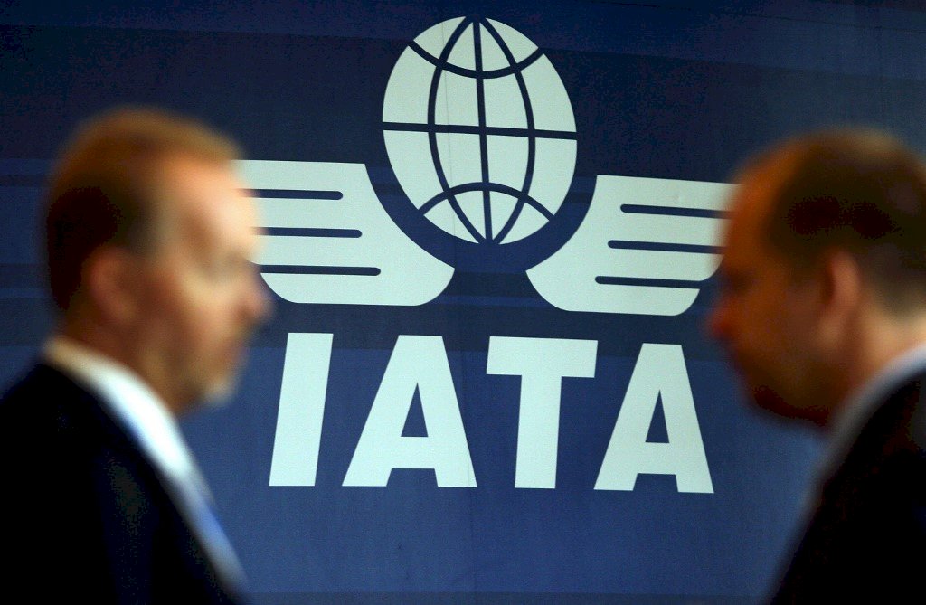 確保客機飛行安全 IATA：支持乘客戴口罩