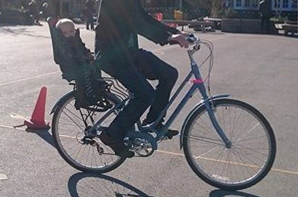 親子共乘自行車 3月起有條件合法