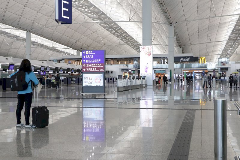 防範變種病毒 香港延長外國旅客強制隔離至21天