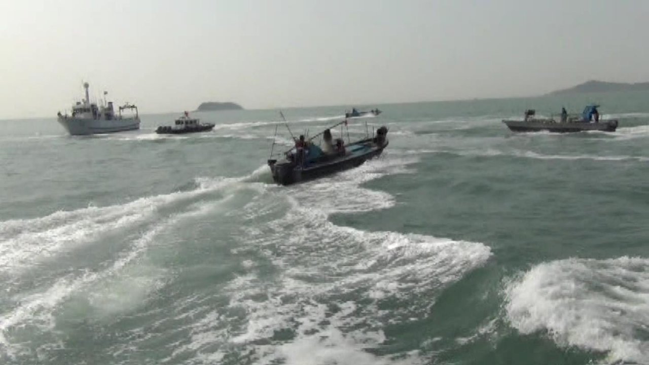 海巡金門海域護漁 遭中國船隻集體惡意衝撞