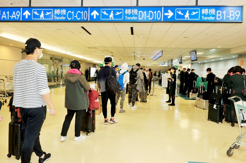 放鬆邊境管制 台灣25日開放國際轉機＋開放外籍人士申請入境
