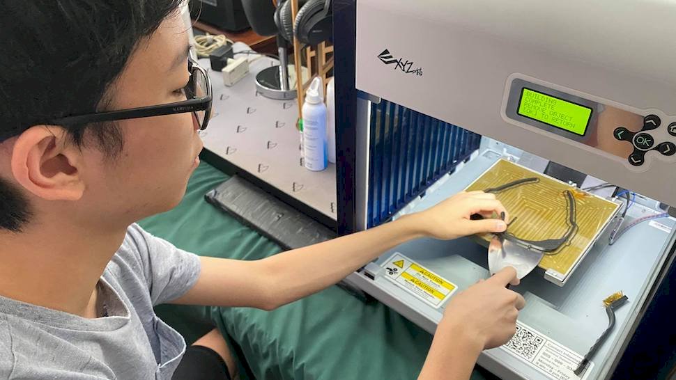 菲律賓16歲學生善用3D列印 助第一線醫療防疫