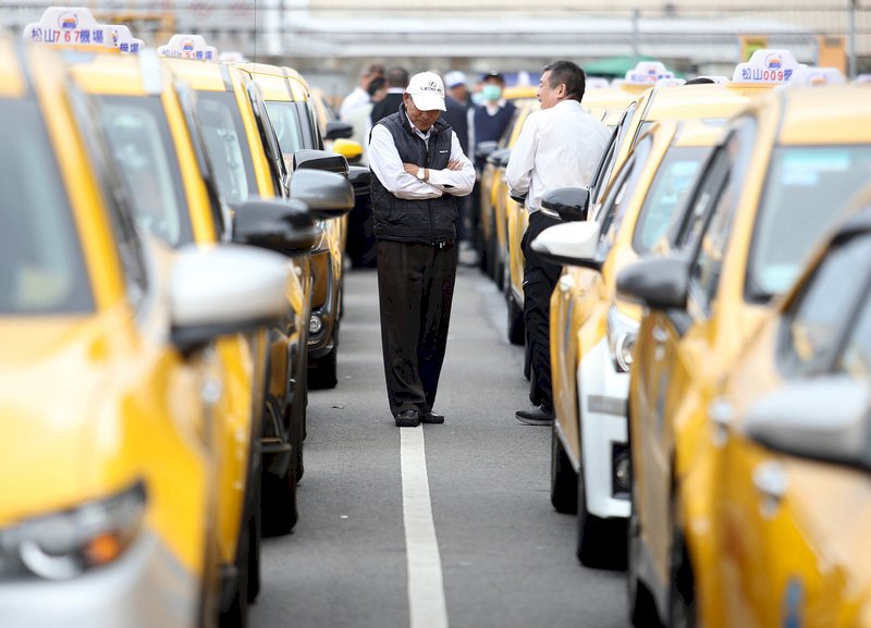 林佳龍：計程車、遊覽車司機補助已發出6.7億元