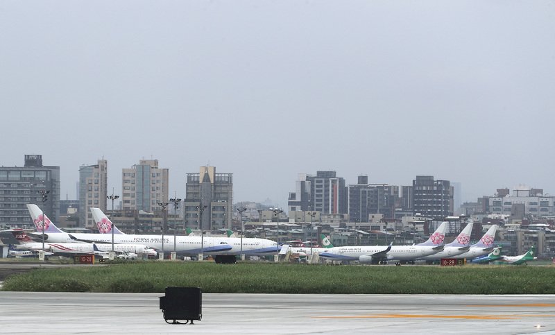 疫情影響 外籍航空延長航班暫停飛台時間