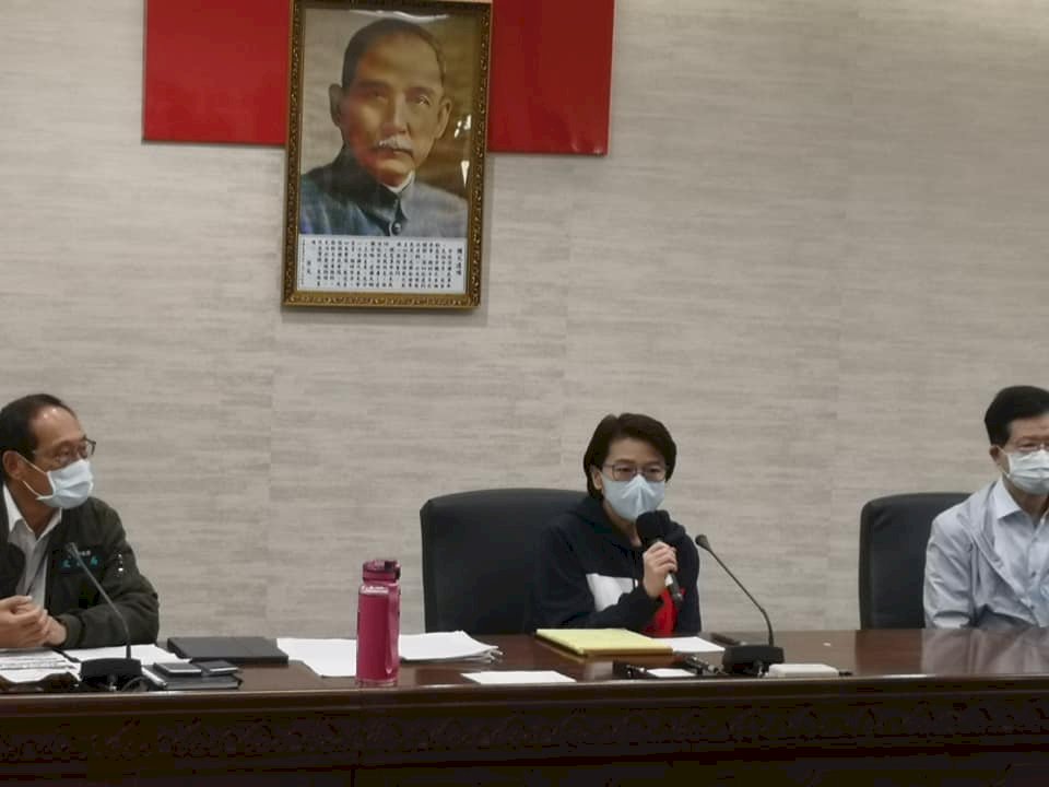 台北市防疫升級 擬9日起搭捷運公車強制戴口罩