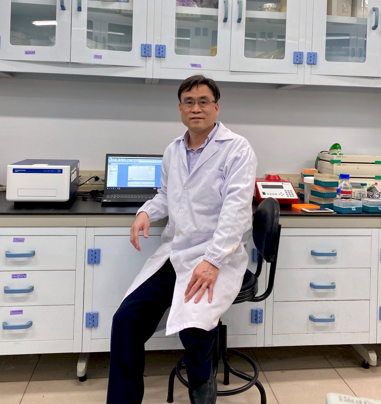 台灣團隊找到抑制新冠病毒的蛋白酶抑制劑 效果較現有強十倍