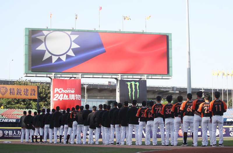 全球體壇停擺 路透：只有台灣能棒球足球開賽