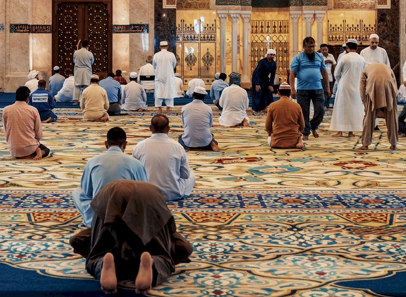 阿聯：齋戒月穆斯林在家祈禱 醫療人員可免禁食