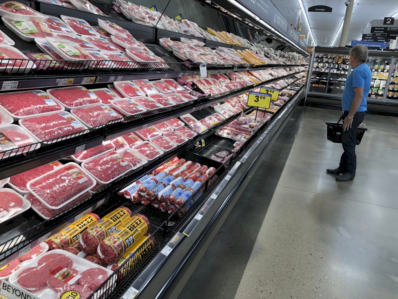 美國肉類供應吃緊 川普將強制肉業加工業者持續營運