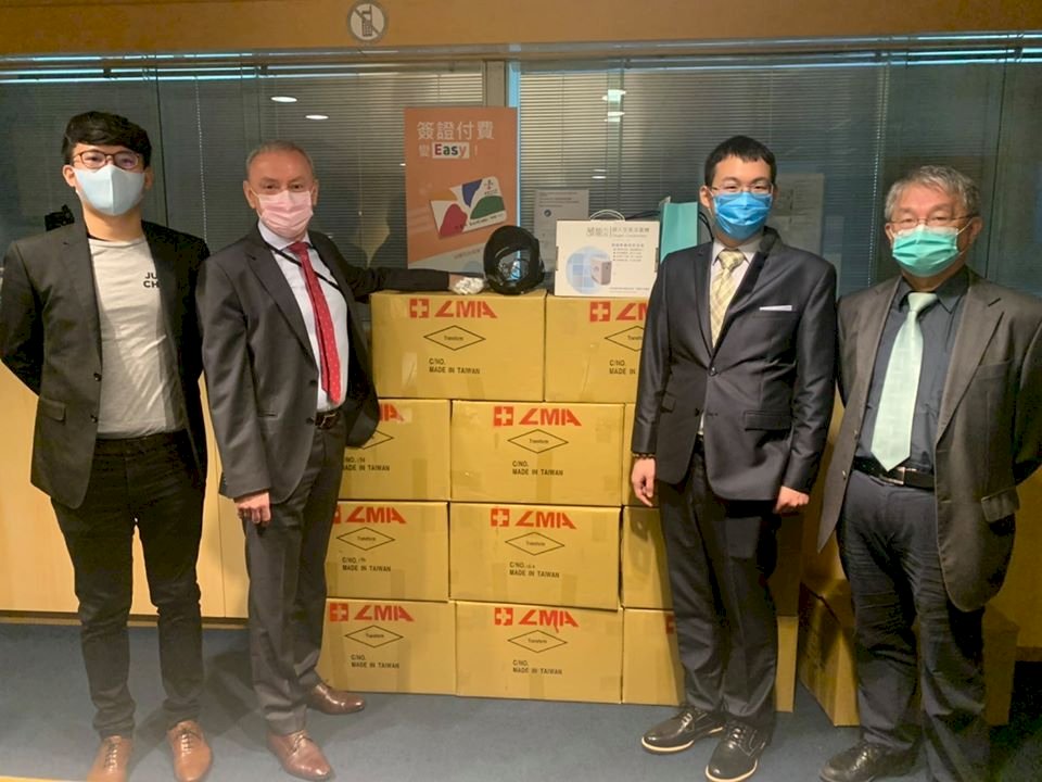 台灣捐抗疫物資 給法國紅十字會