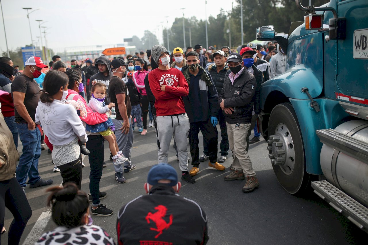 哥倫比亞封城數百移民堵路 要求放行回委內瑞拉