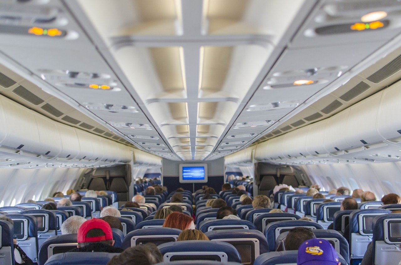 乘客怕吸入病毒 航空業忙宣導機艙空氣衛生無虞