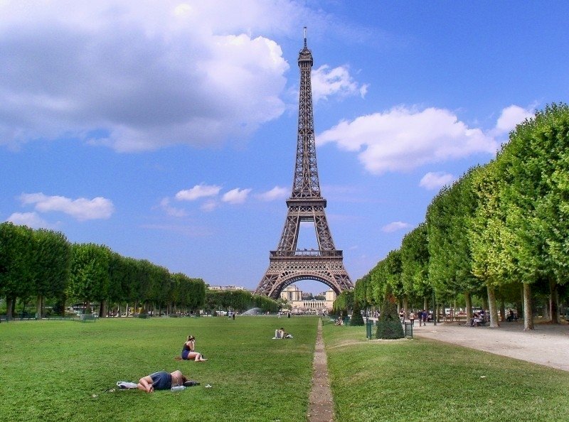 巴黎鐵娘子閉關9個月 艾菲爾鐵塔今見客