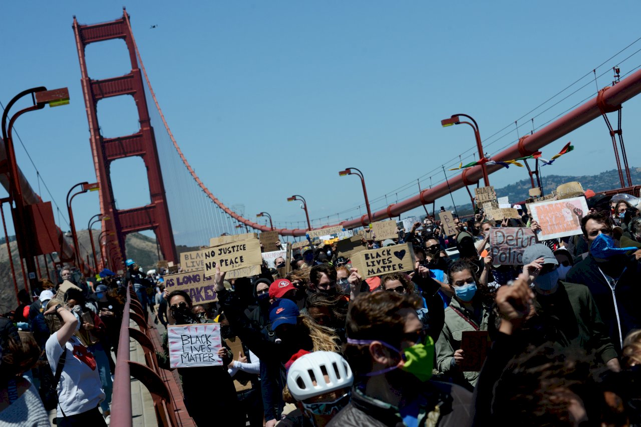 反歧視抗議延燒舊金山 遊行民眾籲公平對待非裔