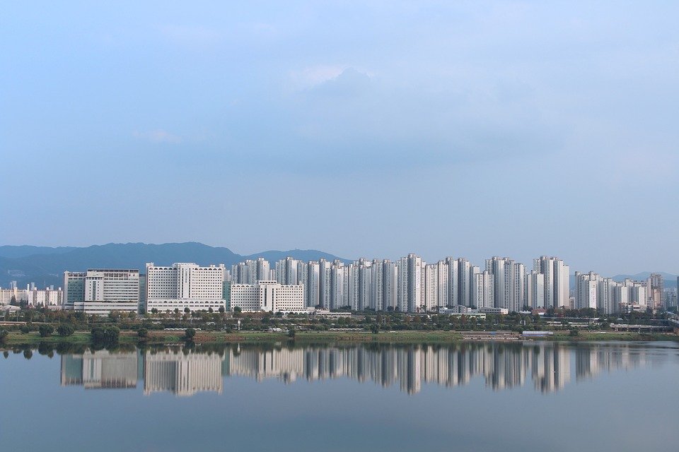 遏止首爾都會區房價飇漲 韓國緊縮房貸規定