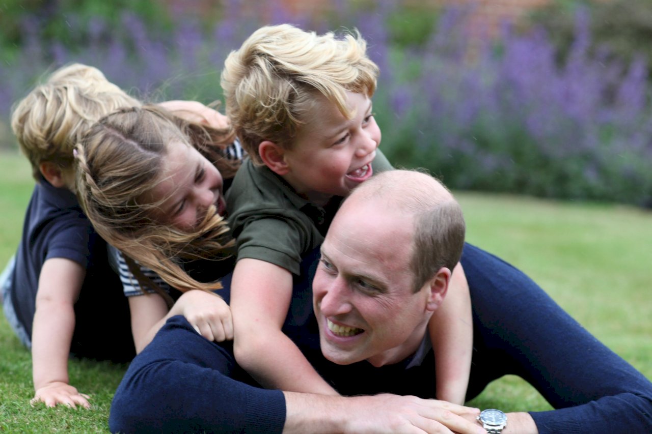 英國威廉王子38歲生日 IG分享溫馨親子照