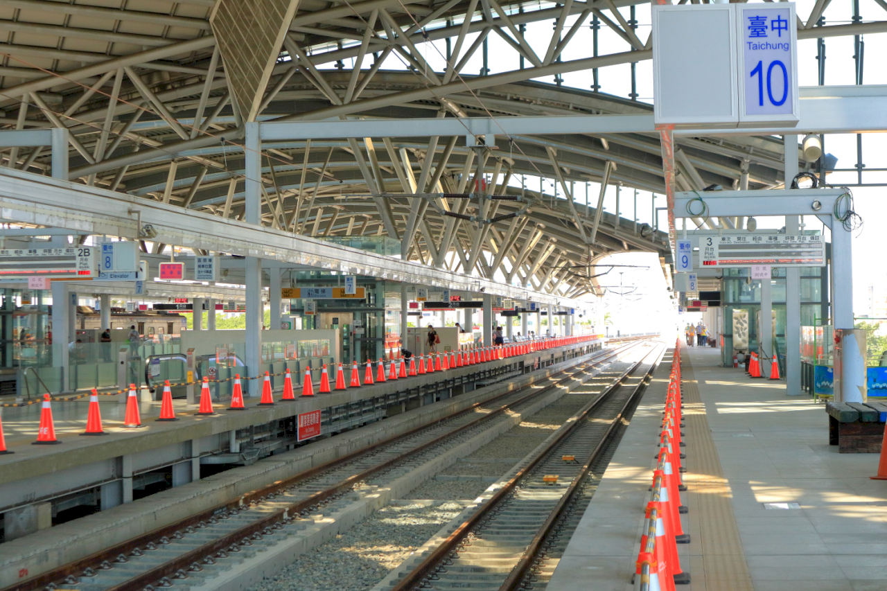 台中鐵路高架最後一哩路完工 7月底可望通車啟用