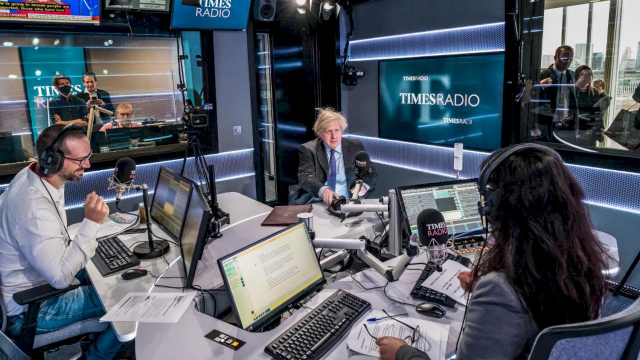 英國新聞時事「泰晤士電台」正式開播 挑戰BBC