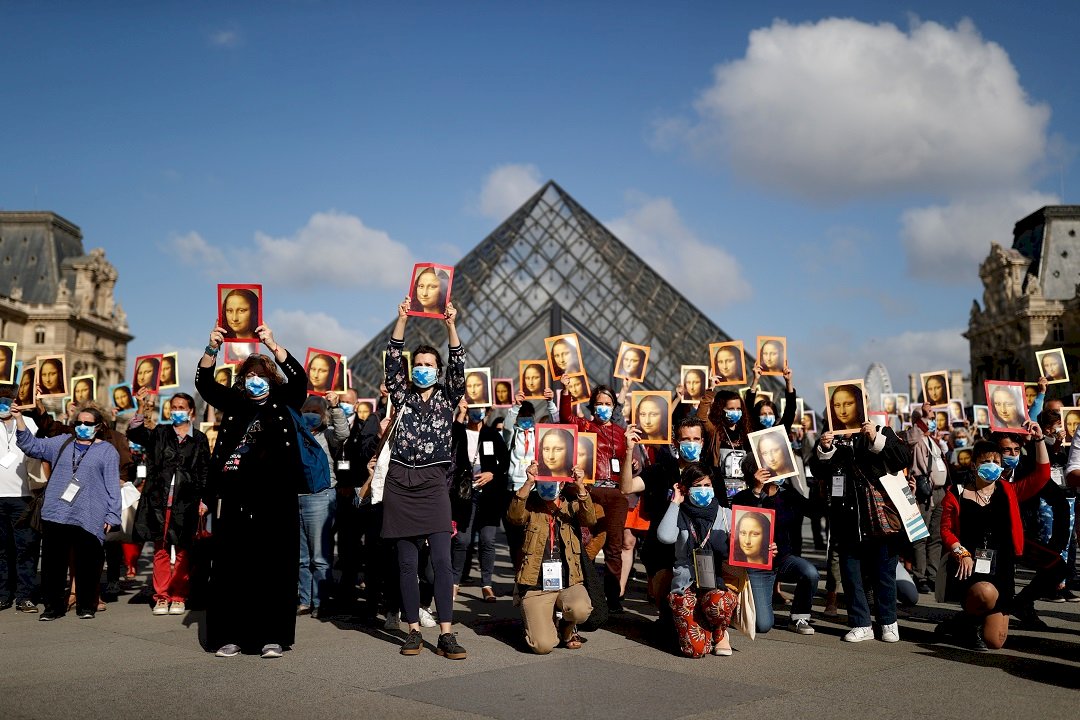 疫情重創旅遊業 巴黎導遊抗議要政府支援