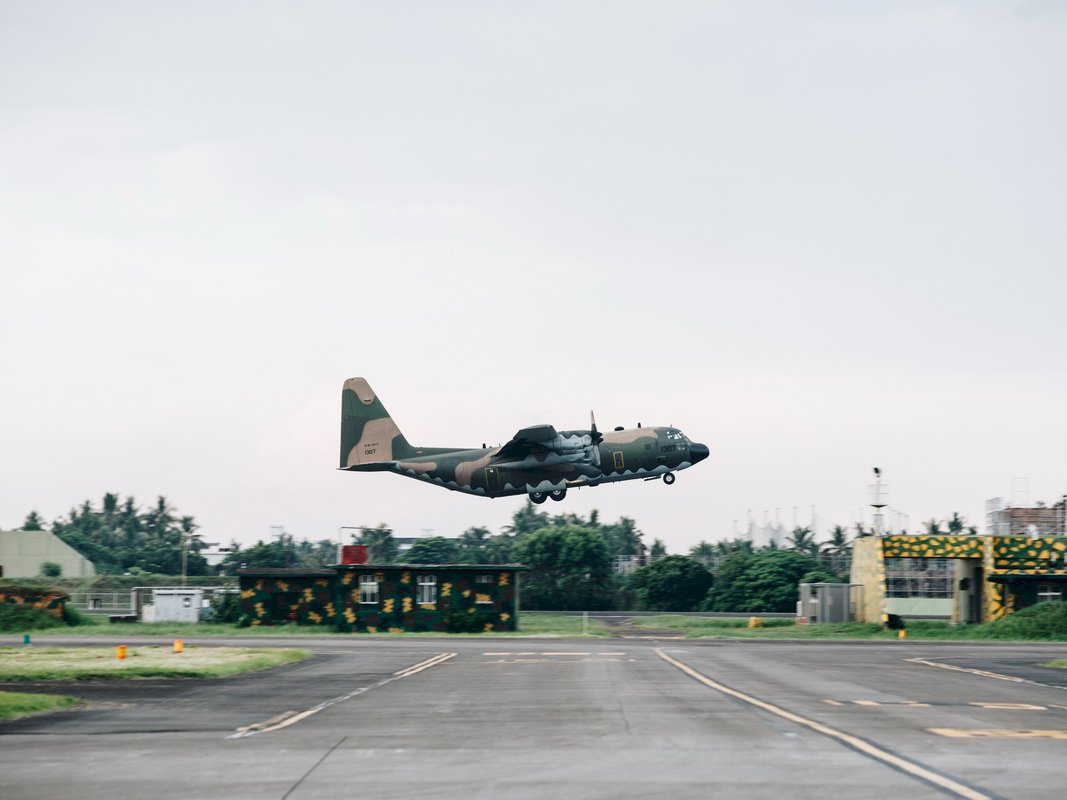 國軍：C-130明起待命支援外離島春節疏運