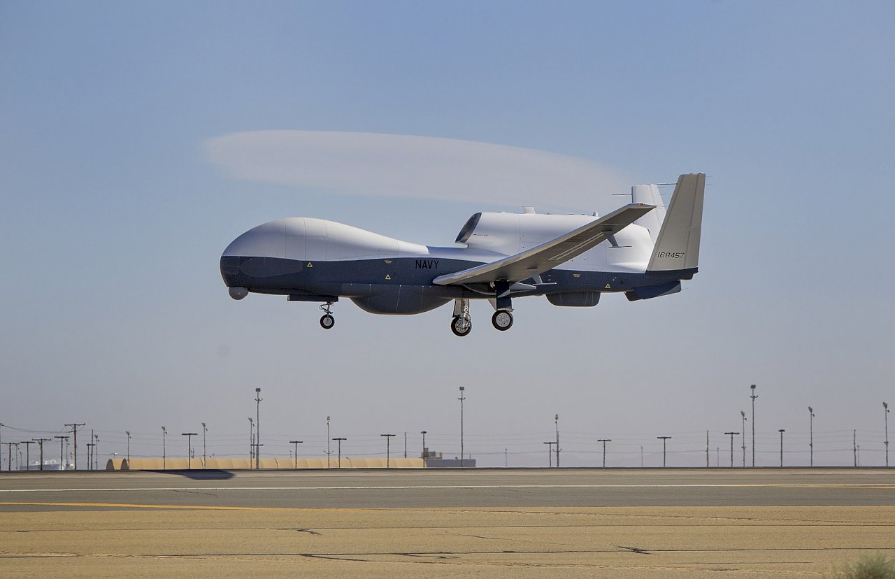 美軍MQ-4C無人機飛抵日本沖繩 開始暫時性部署