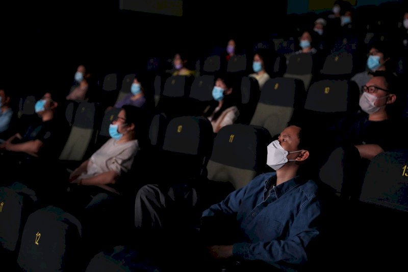 疫情封控經濟慘 中國電影院營業率僅4成