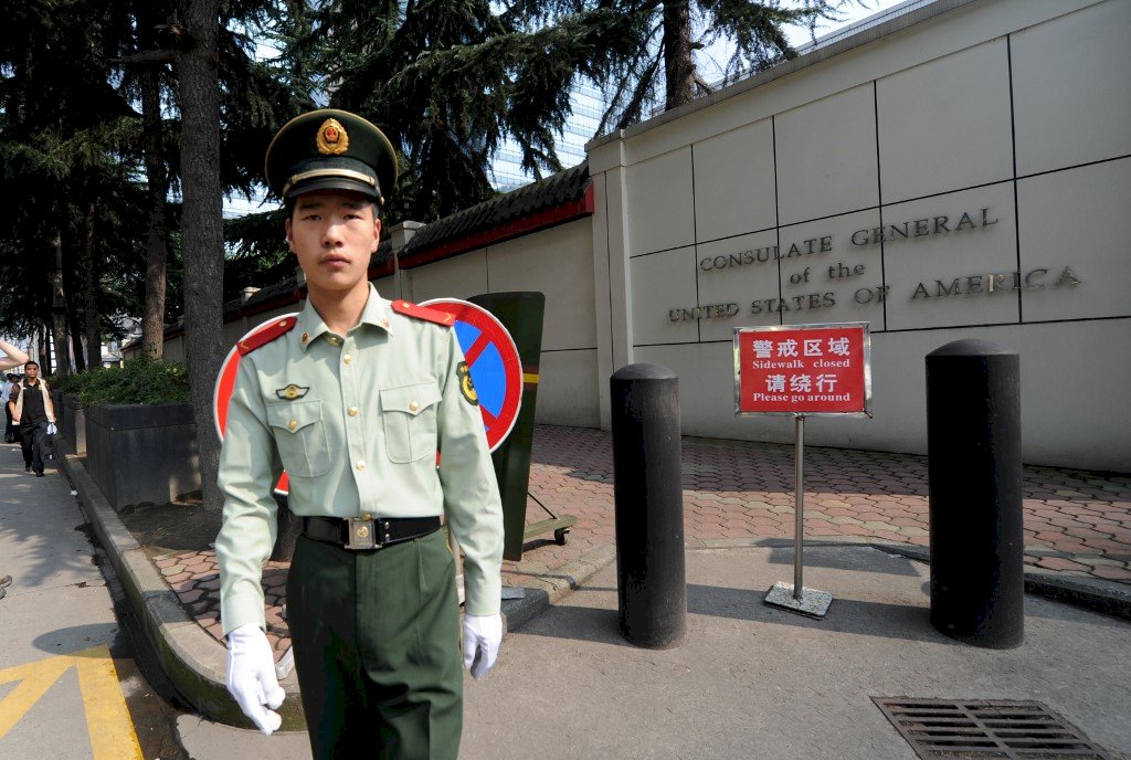 中國要求關閉 美駐成都總領事館是非不斷