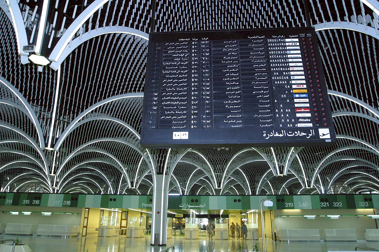 無視病例數近10萬 巴格達機場恢復國際定期航班