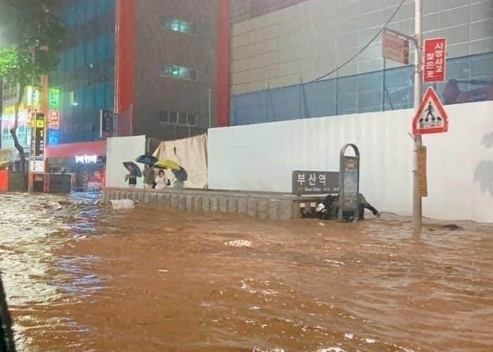 韓國暴雨釀5死4傷 至少217人受災
