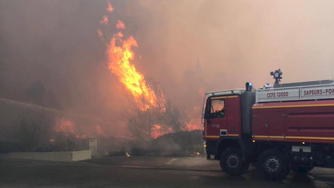 南法森林火災毀800公頃植被 逾200人撤離