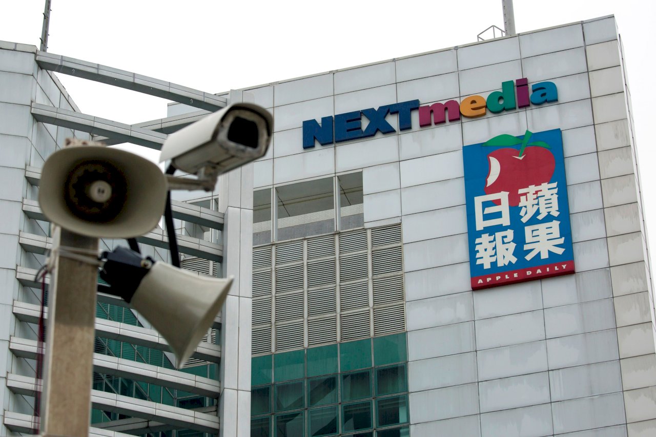 香港蘋果日報2高層疑涉國安法被捕 員工感意外